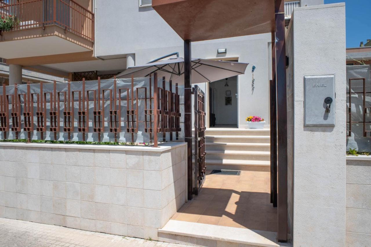 Wepuglia - Sunflower House Monopoli Exterior photo